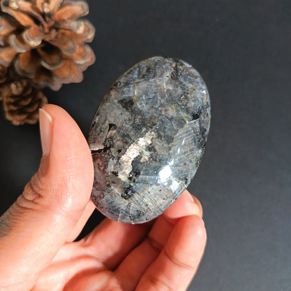 Lavikite, Palm Stone, Oval shape, 60x40x16 mm, 57.6g [PALM-S07]