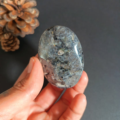 Lavikite, Palm Stone, Oval shape, 60x40x16 mm, 57.6g [PALM-S07]