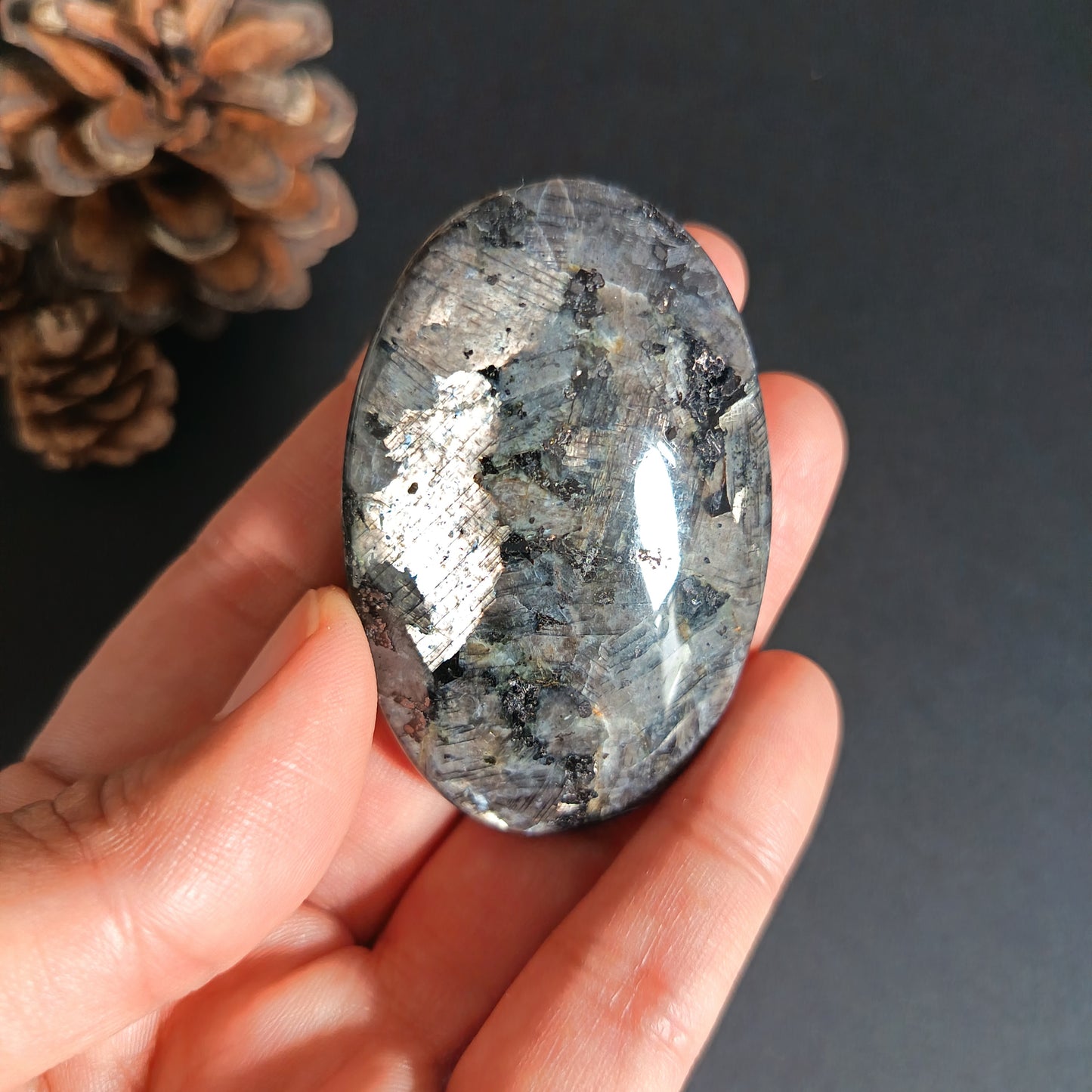 Lavikite, Palm Stone, Oval shape, 60x40x16 mm, 57.6g [PALM-S07]