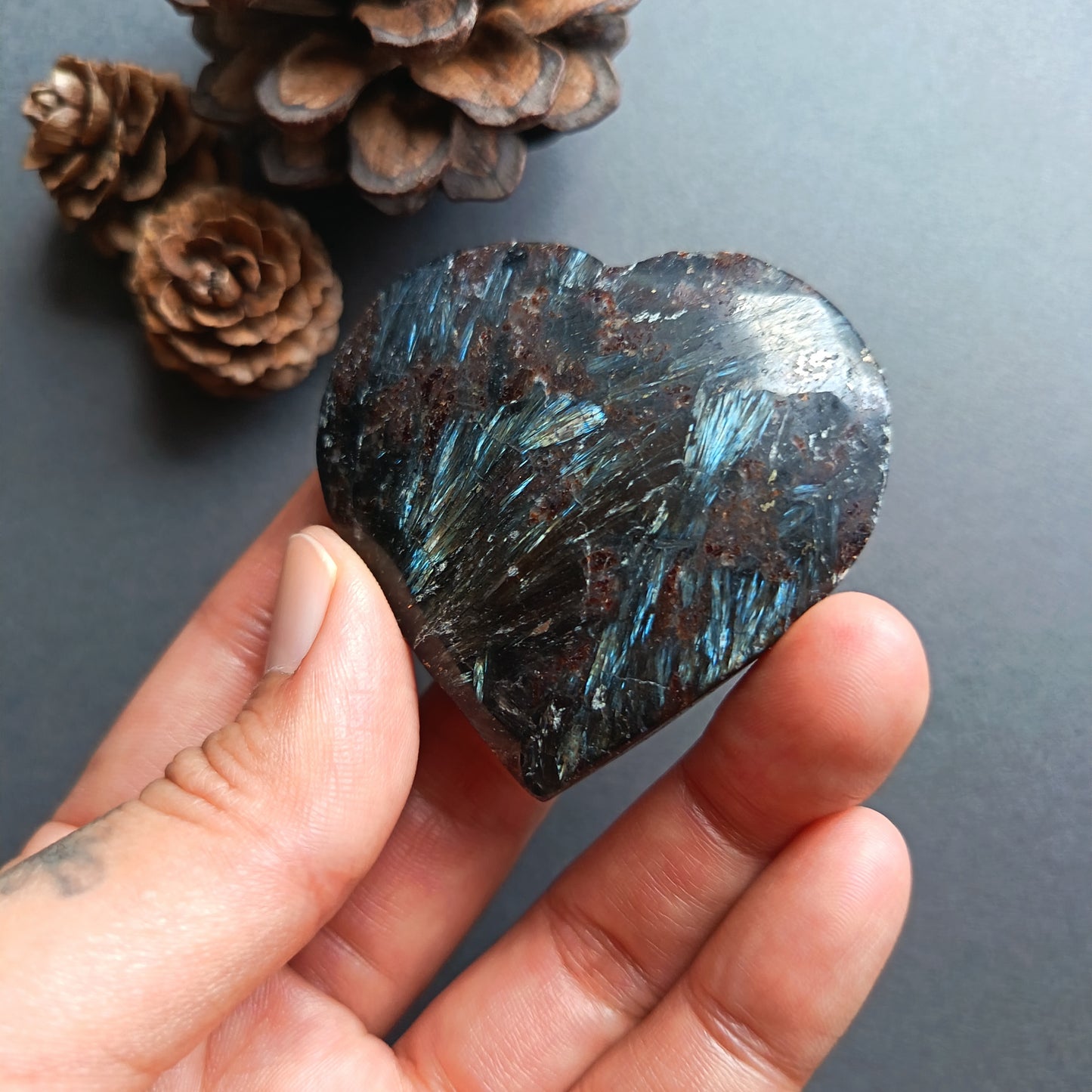 Arfvedsonite, Heart Shape, Palm Stone, 53x55x17mm, 82.1g [PALM-T01]