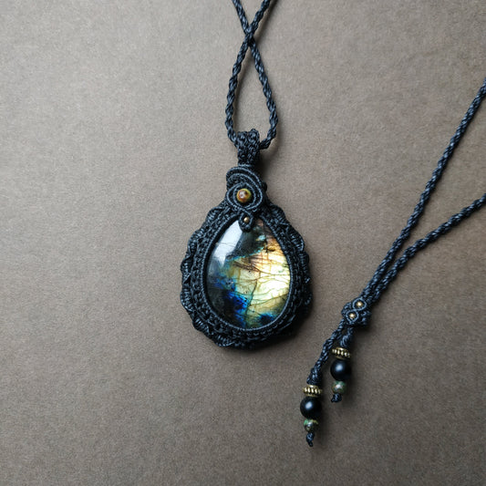 Labradorite Macrame Necklace - SOLD