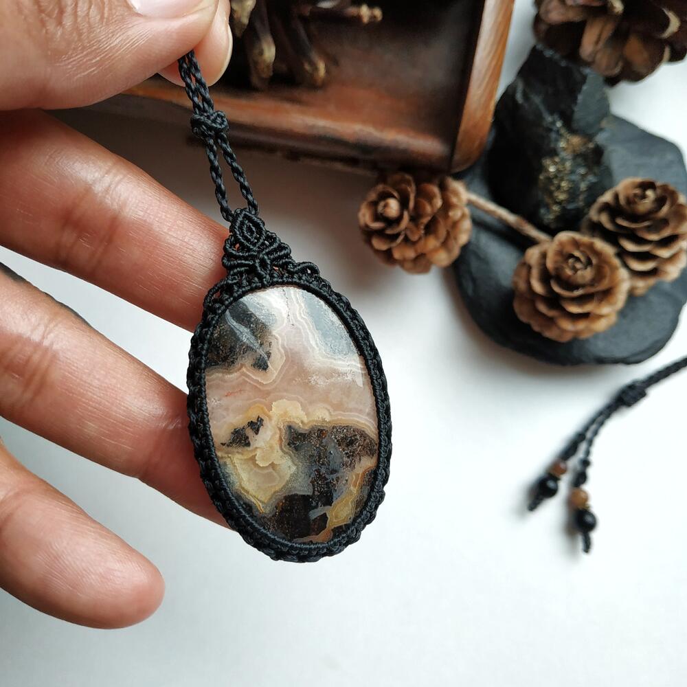 Agate Macrame Necklace  | Pendant size approx 5.4 cm - SOLD
