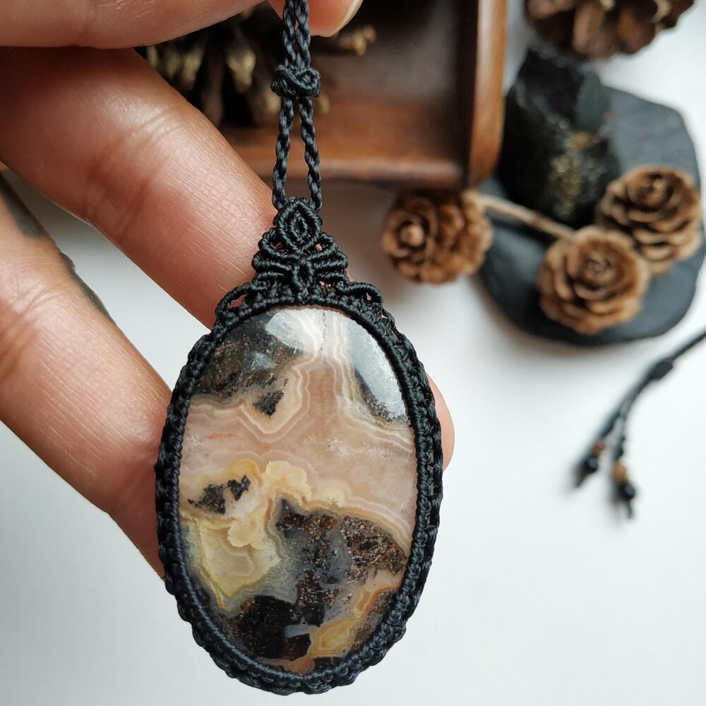 Agate Macrame Necklace  | Pendant size approx 5.4 cm - SOLD