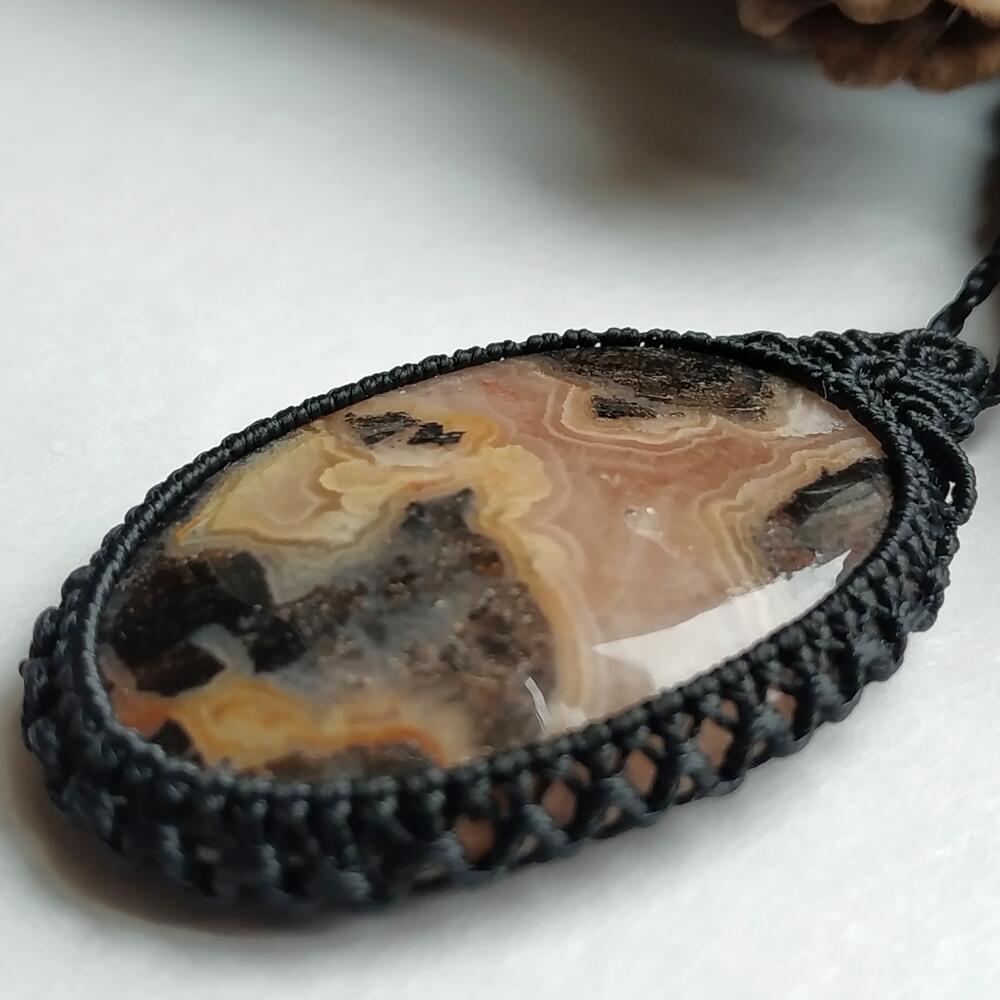 Agate Macrame Necklace  | Pendant size approx 5.4 cm - SOLD