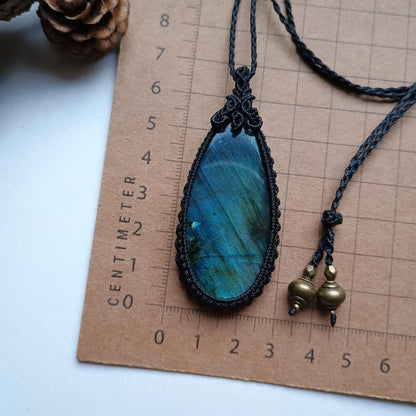 Labradorite Macrame Necklace | Pendant size approx 6.1 cm