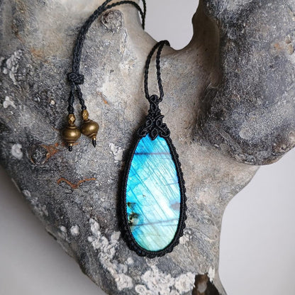 Labradorite Macrame Necklace | Pendant size approx 6.1 cm