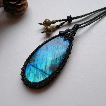 Labradorite Macrame Necklace | Pendant size approx 6.1 cm