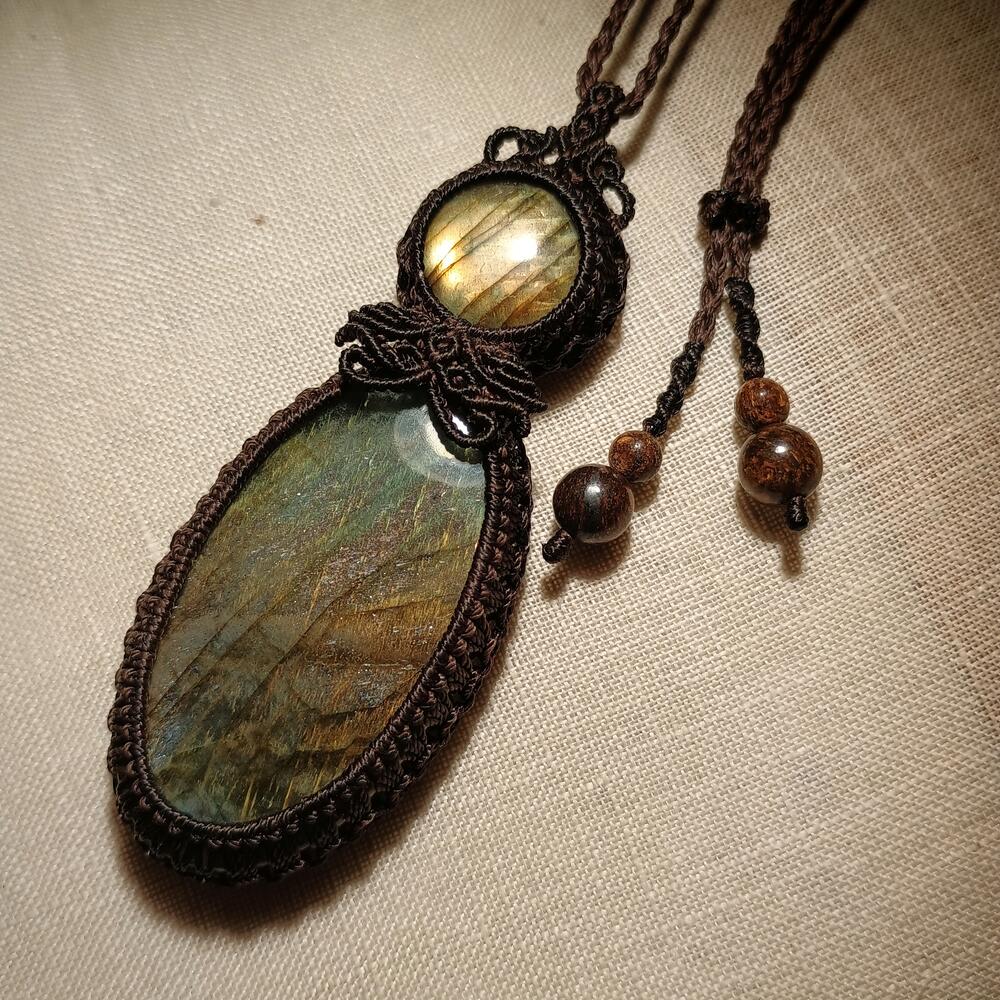 Labradorite Macrame Necklace | Pendant size approx 7.4 cm