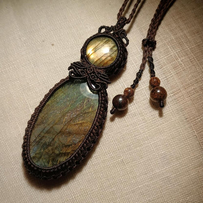 Labradorite Macrame Necklace | Pendant size approx 7.4 cm