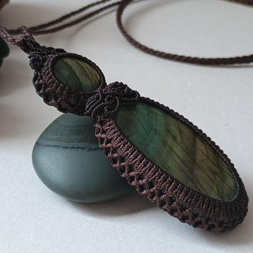 Labradorite Macrame Necklace | Pendant size approx 7.4 cm