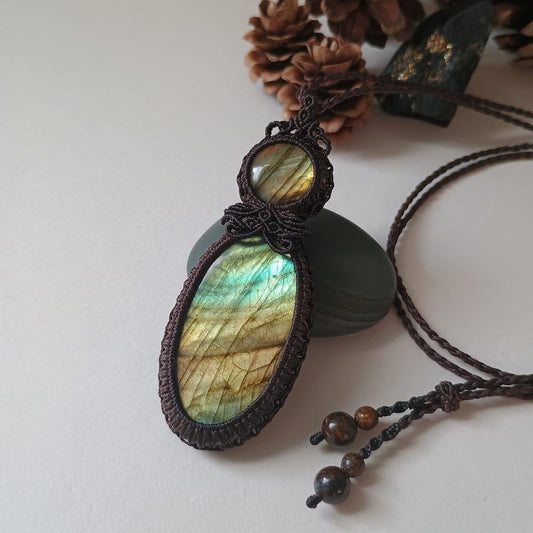 Labradorite Macrame Necklace | Pendant size approx 7.4 cm