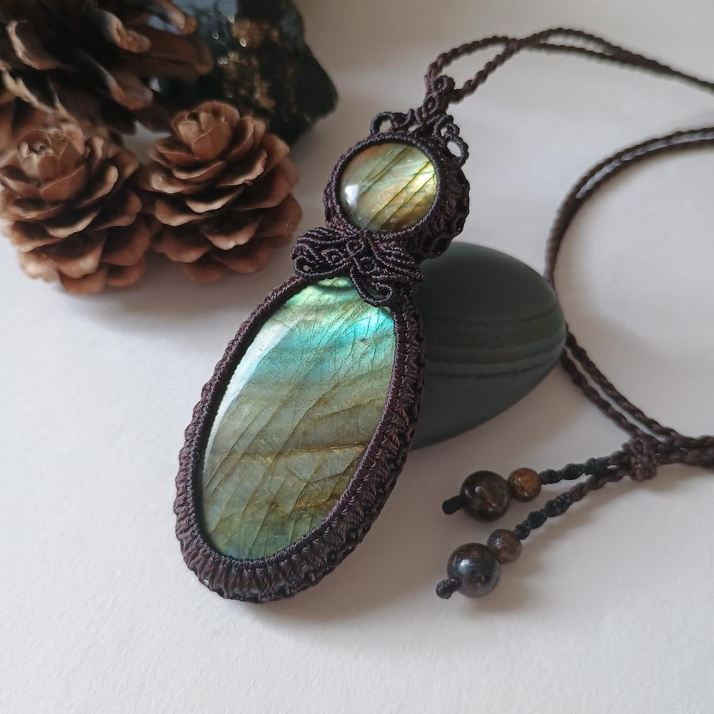 Labradorite Macrame Necklace | Pendant size approx 7.4 cm