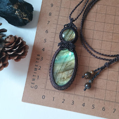 Labradorite Macrame Necklace | Pendant size approx 7.4 cm