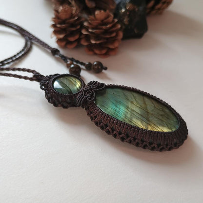 Labradorite Macrame Necklace | Pendant size approx 7.4 cm