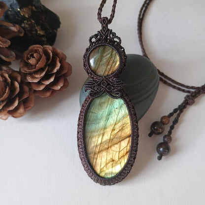 Labradorite Macrame Necklace | Pendant size approx 7.4 cm