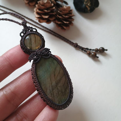 Labradorite Macrame Necklace | Pendant size approx 7.4 cm