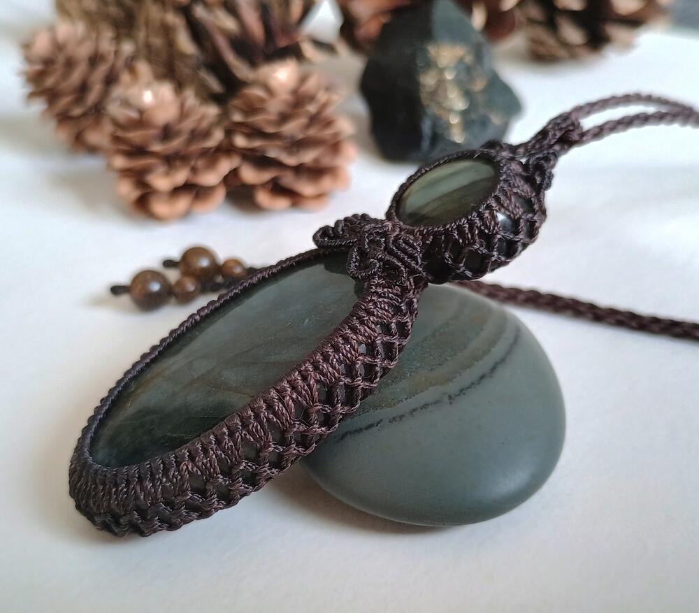 Labradorite Macrame Necklace | Pendant size approx 7.4 cm