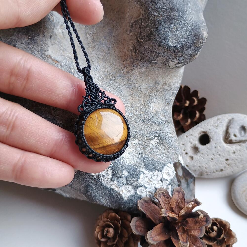 Yellow Tiger's Eye Macrame Necklace | Pendant size approx 4.3 cm