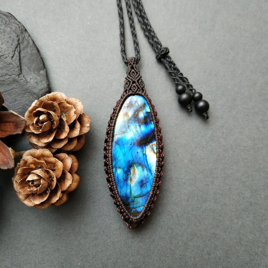 Labradorite Macrame Necklace | Pendant size approx 7.3 cm