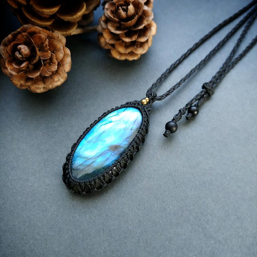 Labradorite Macrame Necklace  | Pendant size approx 4.8 cm