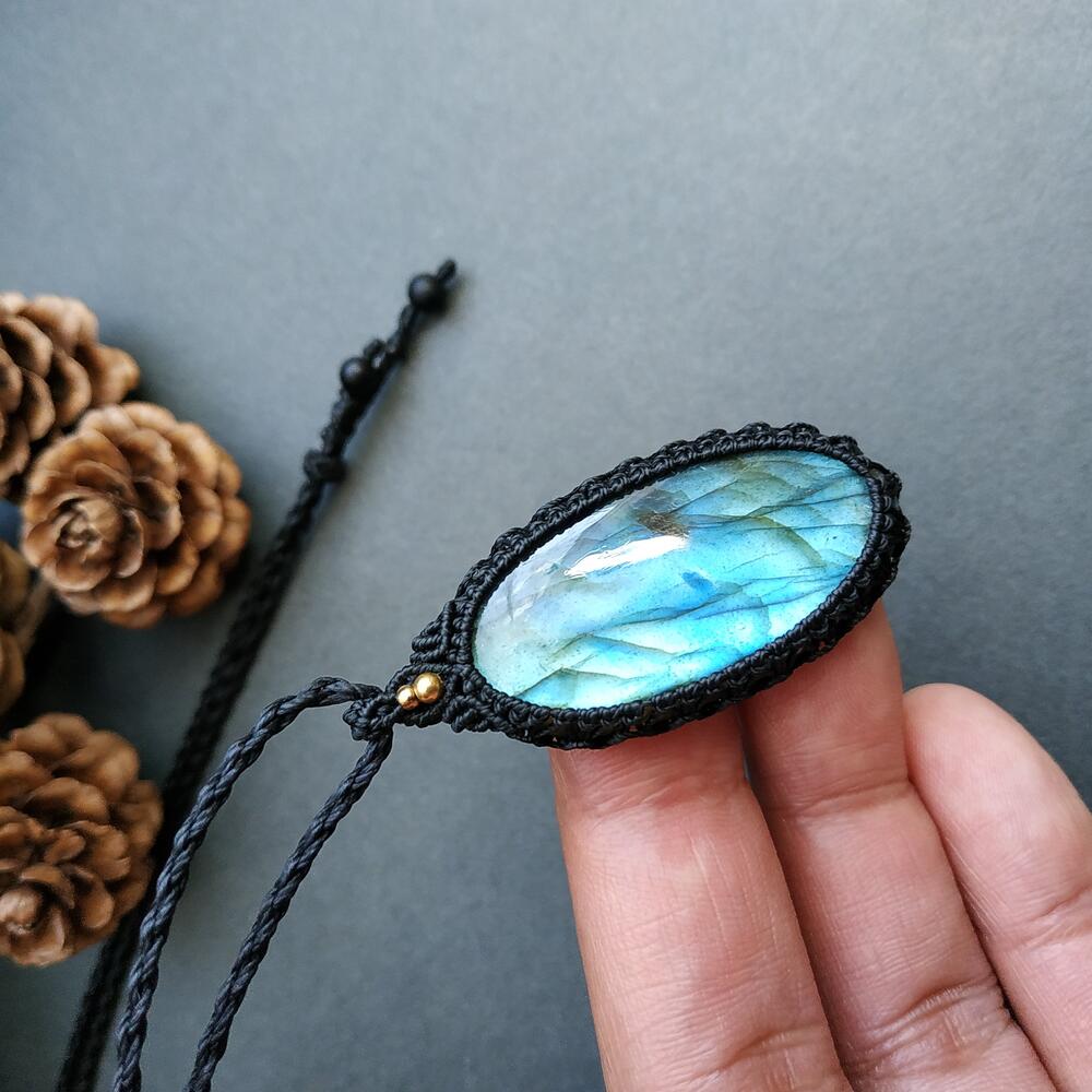 Labradorite Macrame Necklace  | Pendant size approx 4.8 cm