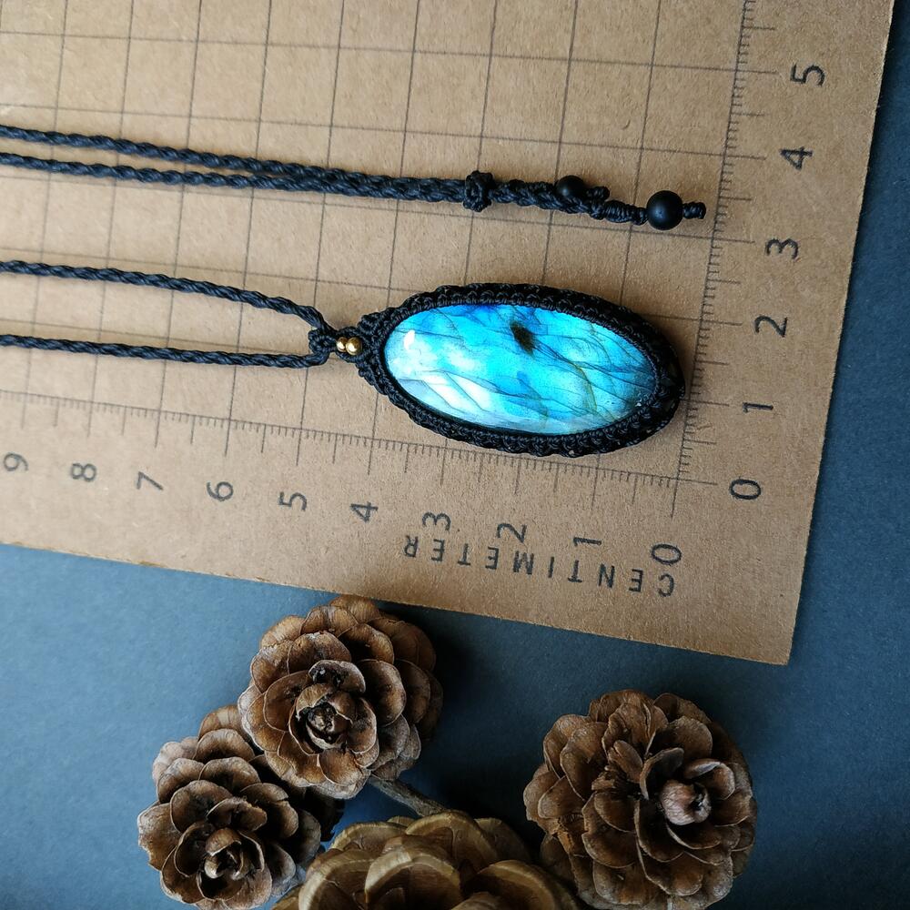 Labradorite Macrame Necklace  | Pendant size approx 4.8 cm