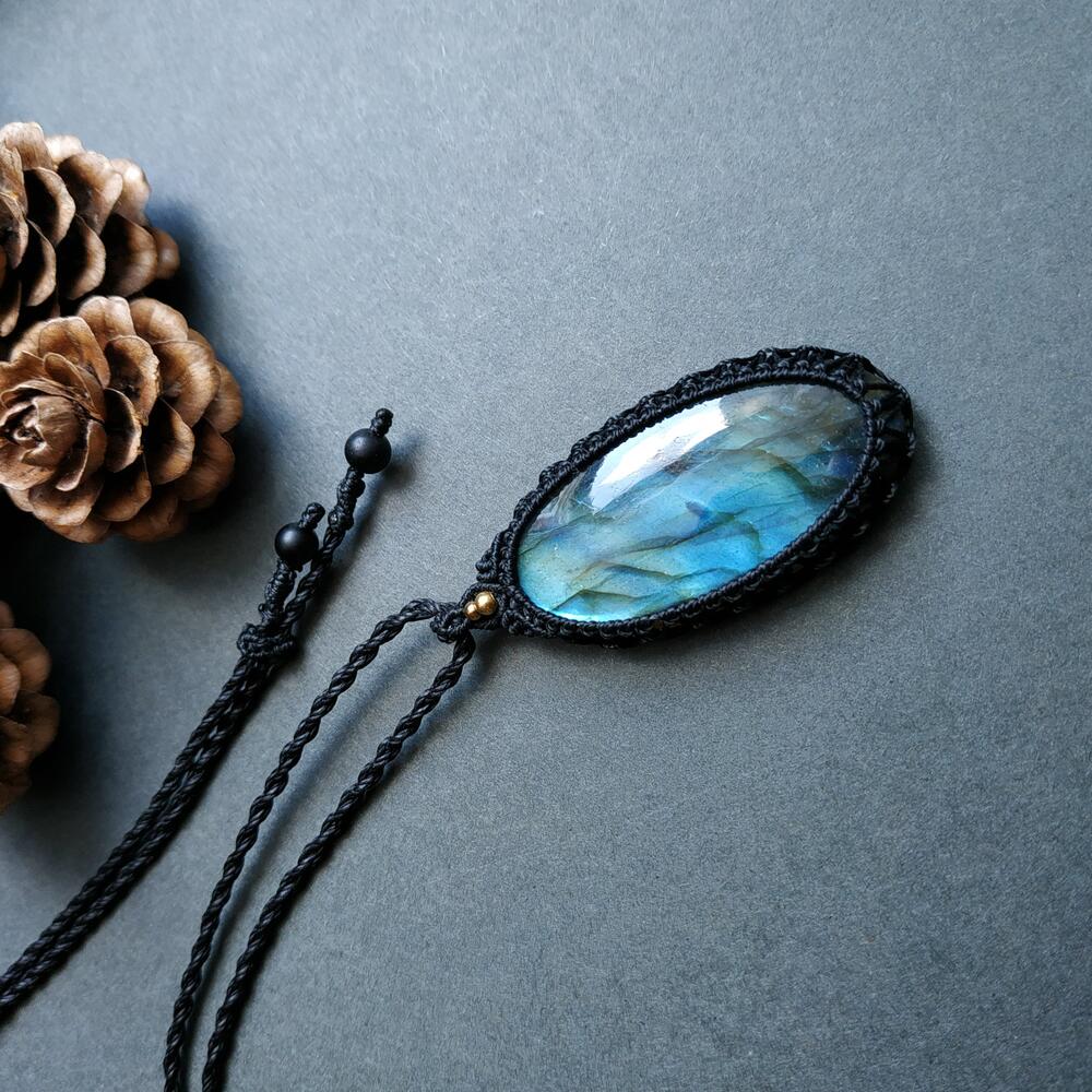 Labradorite Macrame Necklace  | Pendant size approx 4.8 cm