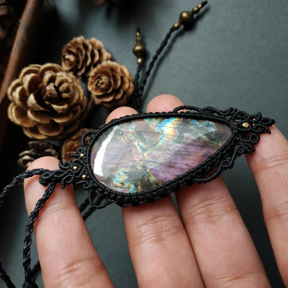 Multi Flash Spectrolite Labradorite Macrame Necklace | Pendant size approx 8 cm