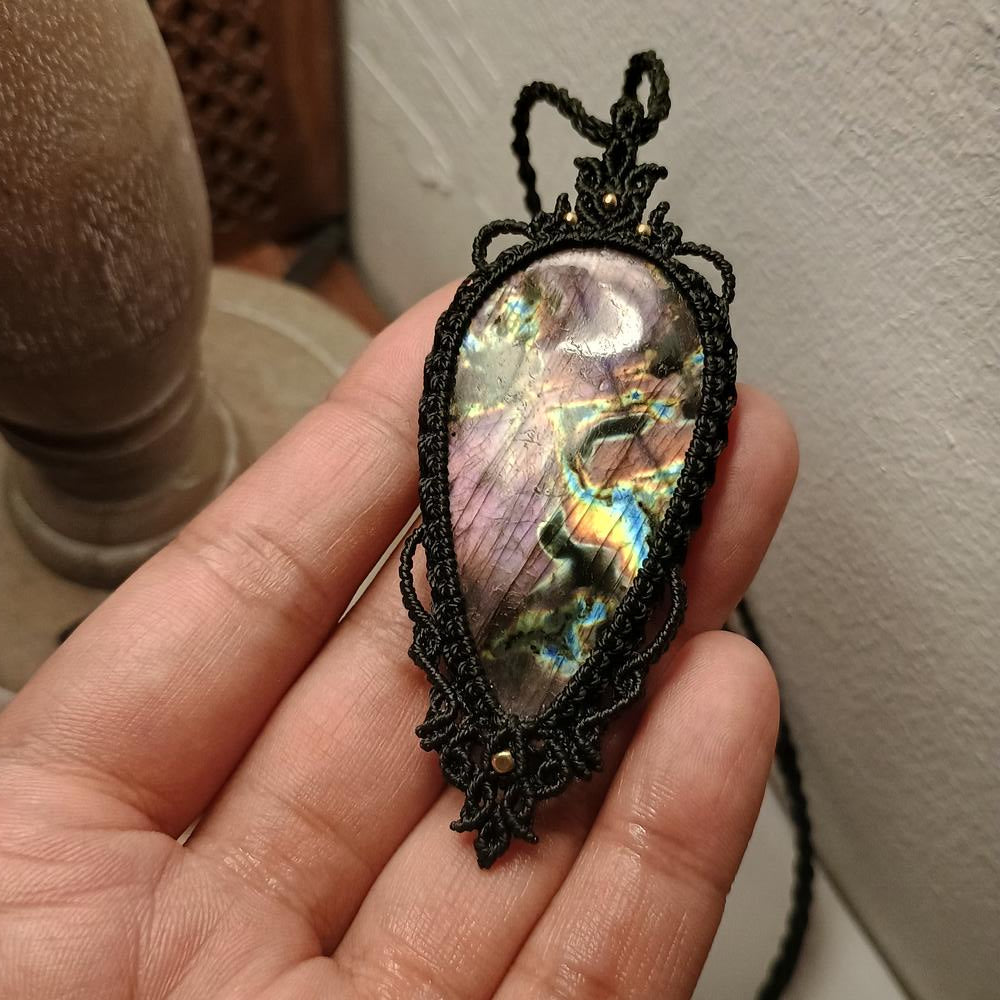 Multi Flash Spectrolite Labradorite Macrame Necklace | Pendant size approx 8 cm