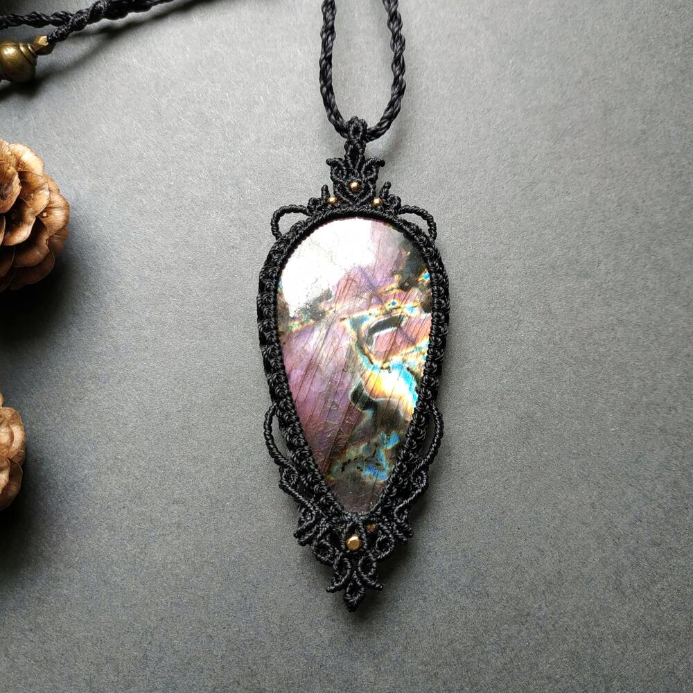 Multi Flash Spectrolite Labradorite Macrame Necklace | Pendant size approx 8 cm