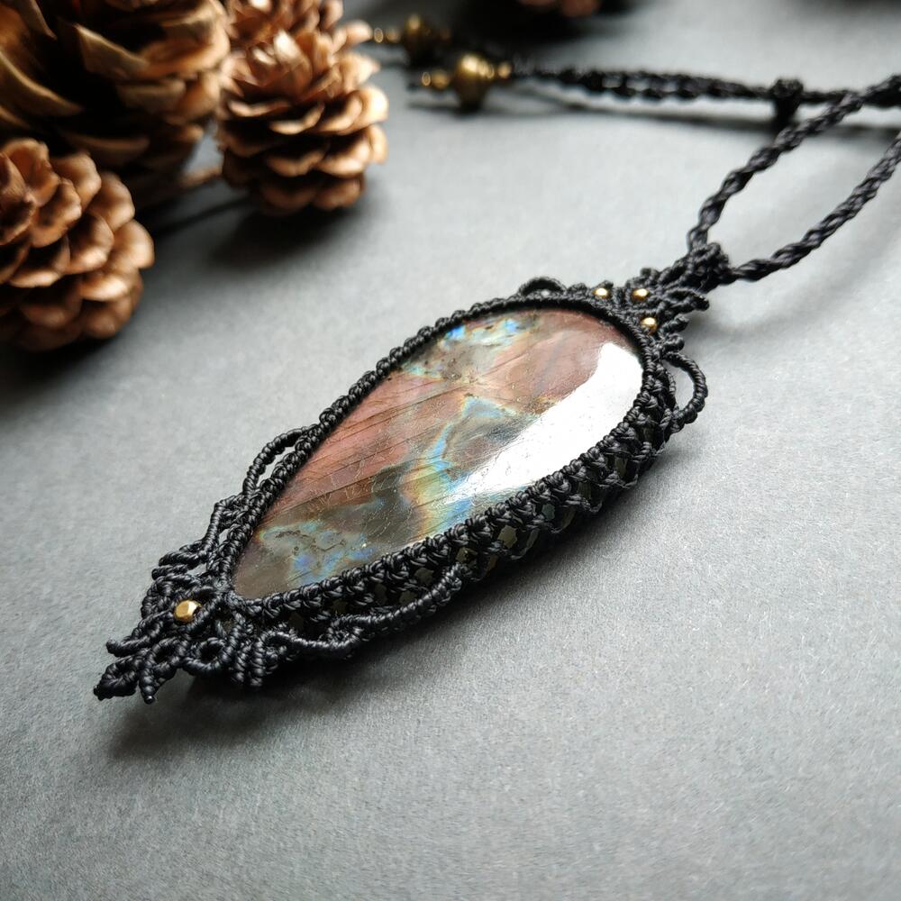 Multi Flash Spectrolite Labradorite Macrame Necklace | Pendant size approx 8 cm