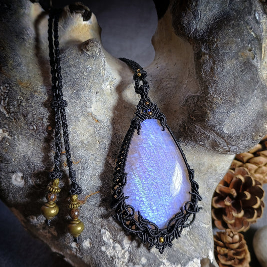 Moonstone Macrame Necklace - Freehand
