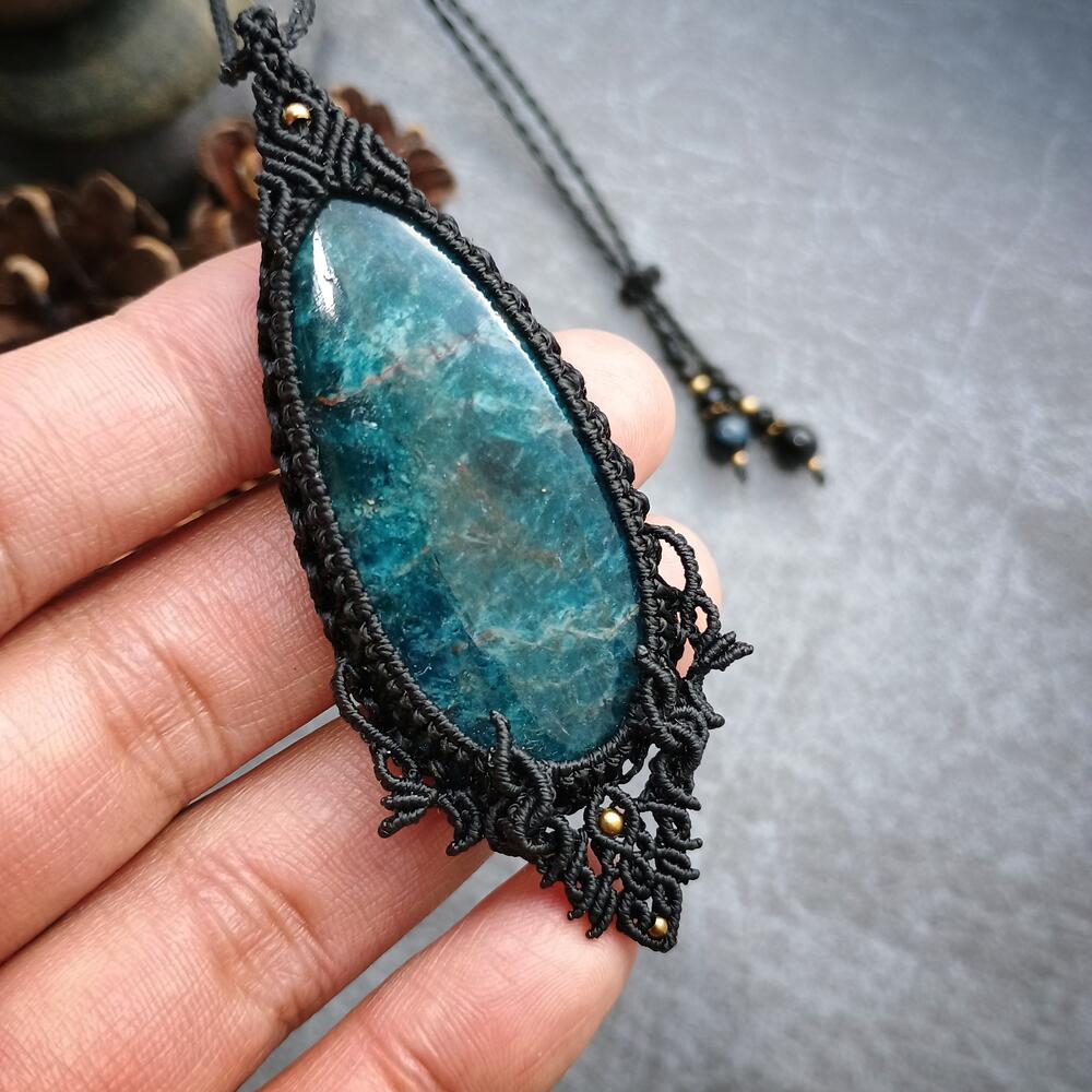 Apatite Macrame Necklace | Pendant size approx 7.4 cm