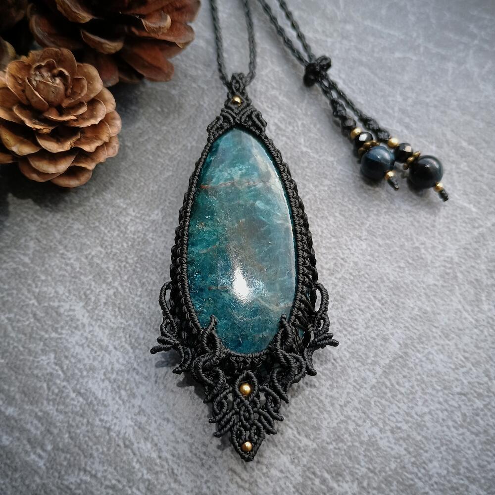 Apatite Macrame Necklace | Pendant size approx 7.4 cm
