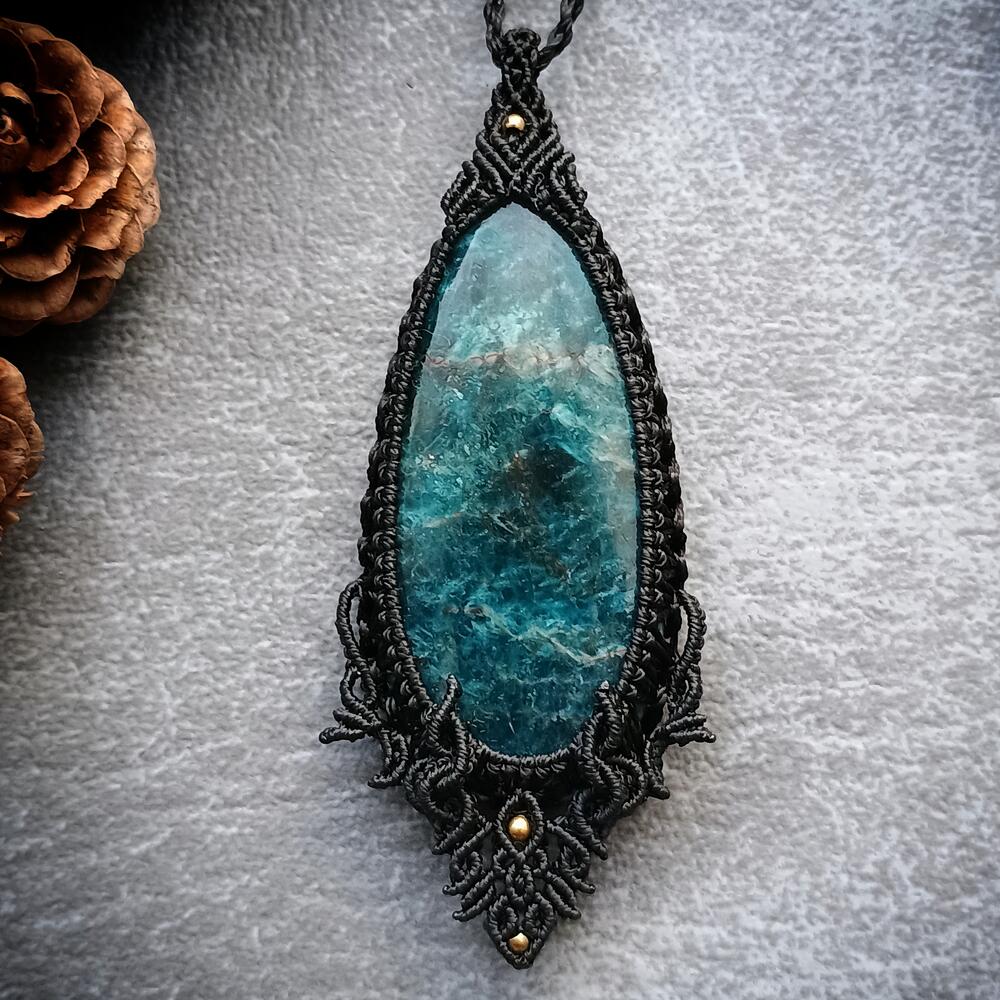 Apatite Macrame Necklace | Pendant size approx 7.4 cm