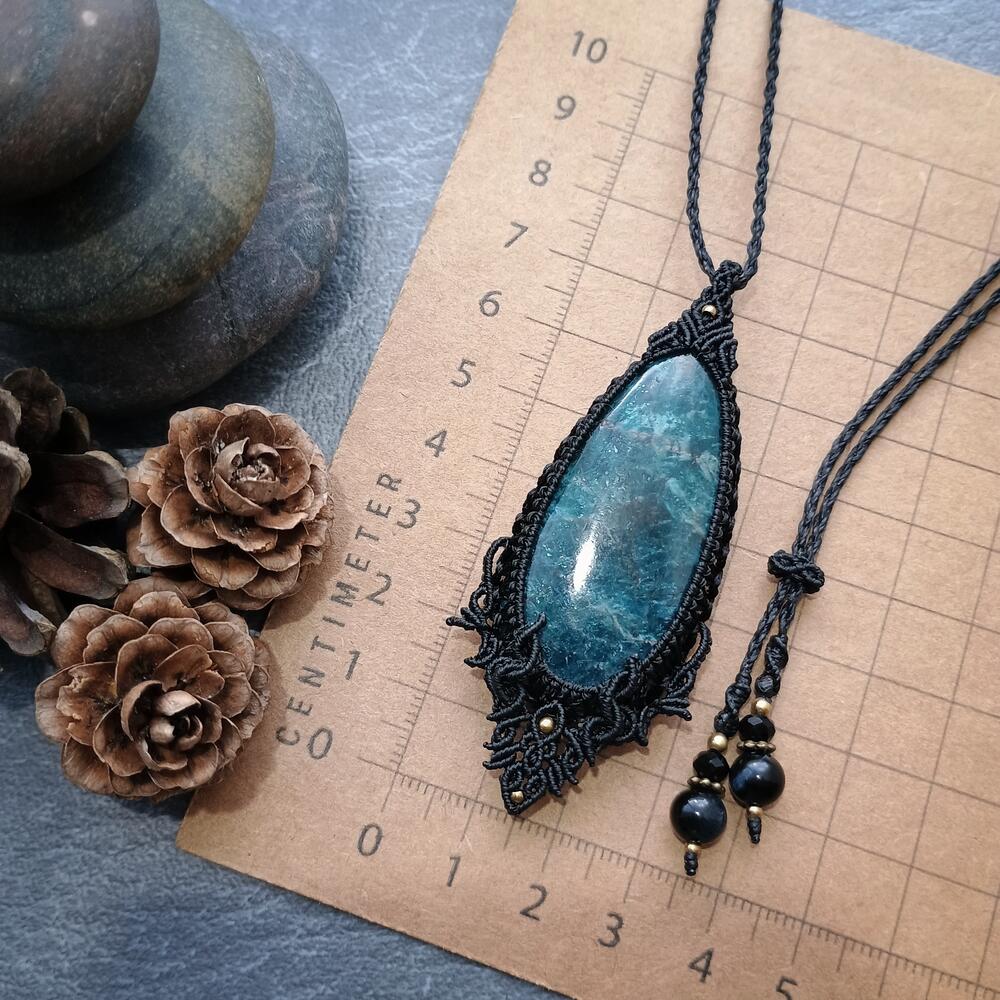 Apatite Macrame Necklace | Pendant size approx 7.4 cm