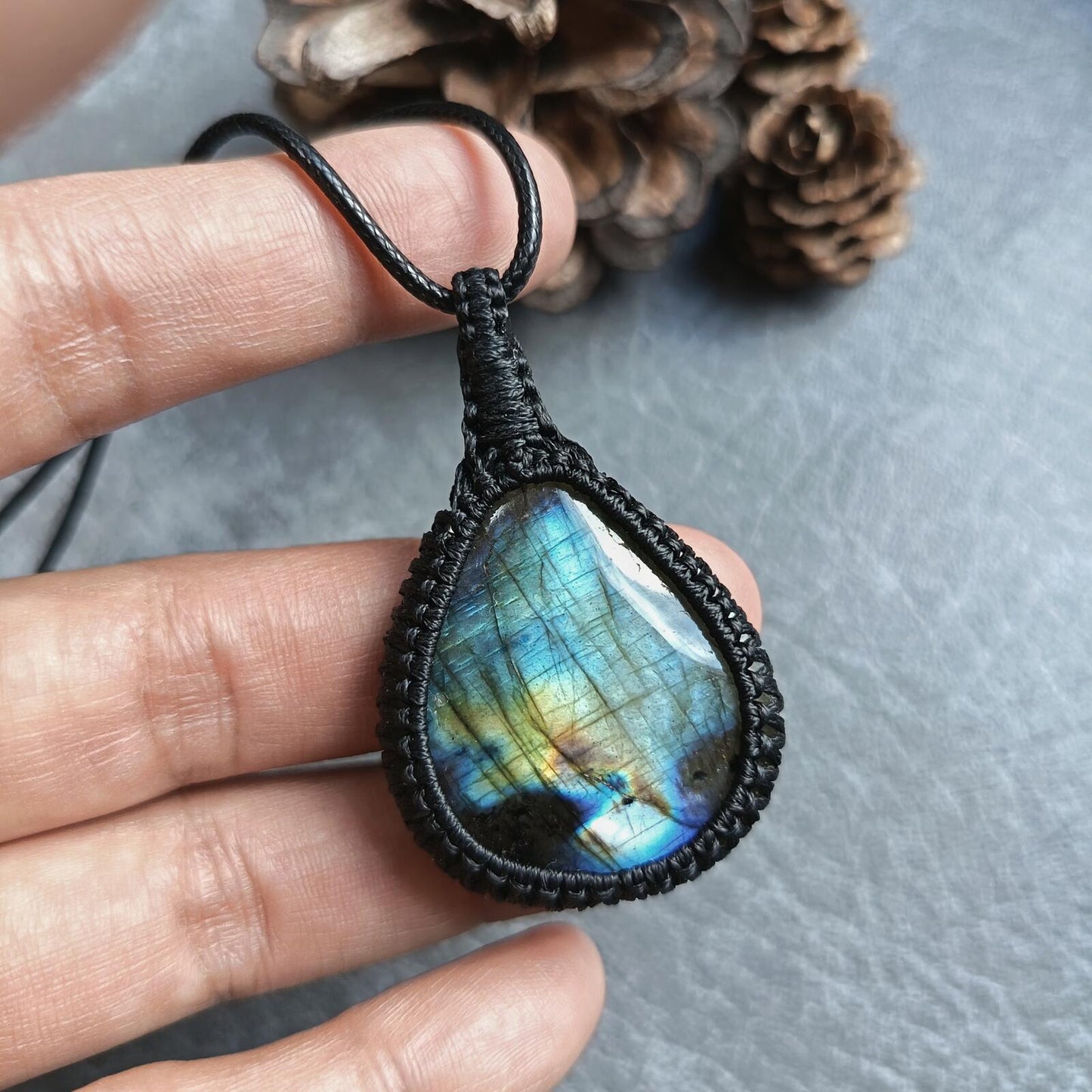 Labradorite Macrame Necklace | Pendant size approx 5 cm