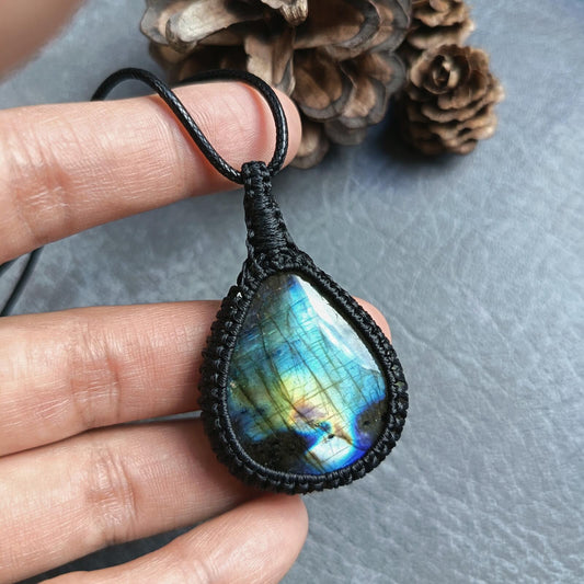 Labradorite Macrame Necklace | Pendant size approx 5 cm
