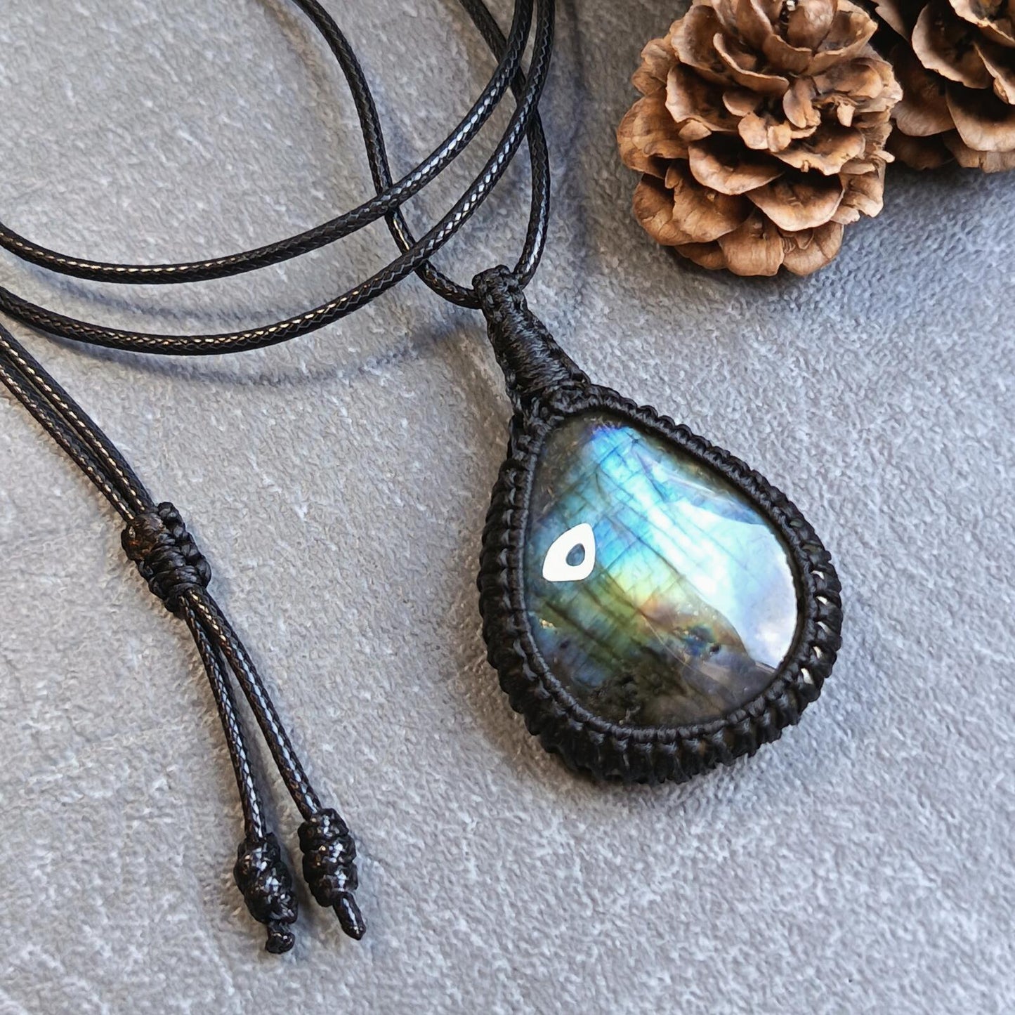 Labradorite Macrame Necklace | Pendant size approx 5 cm
