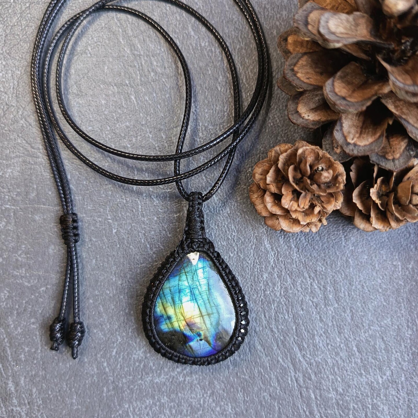 Labradorite Macrame Necklace | Pendant size approx 5 cm
