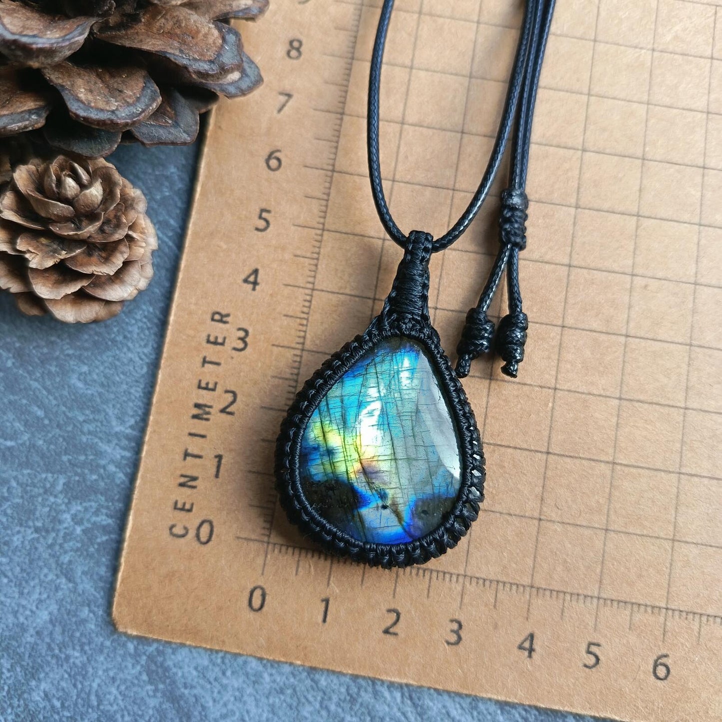 Labradorite Macrame Necklace | Pendant size approx 5 cm