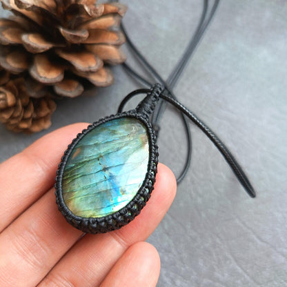 Labradorite Macrame Necklace | Pendant size approx 5.3 cm