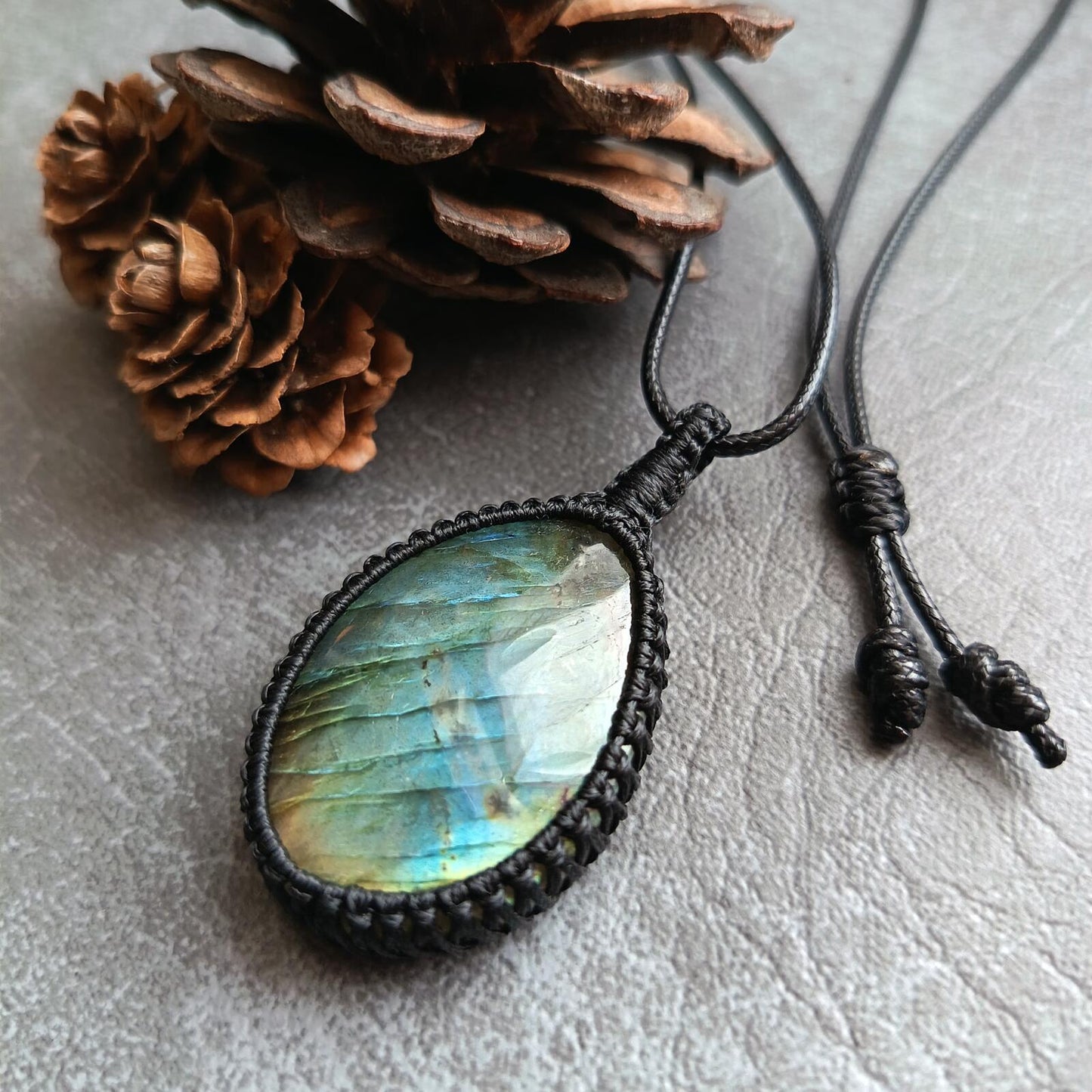 Labradorite Macrame Necklace | Pendant size approx 5.3 cm