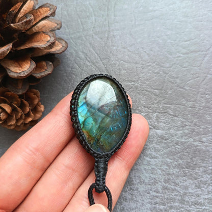 Labradorite Macrame Necklace | Pendant size approx 5.3 cm