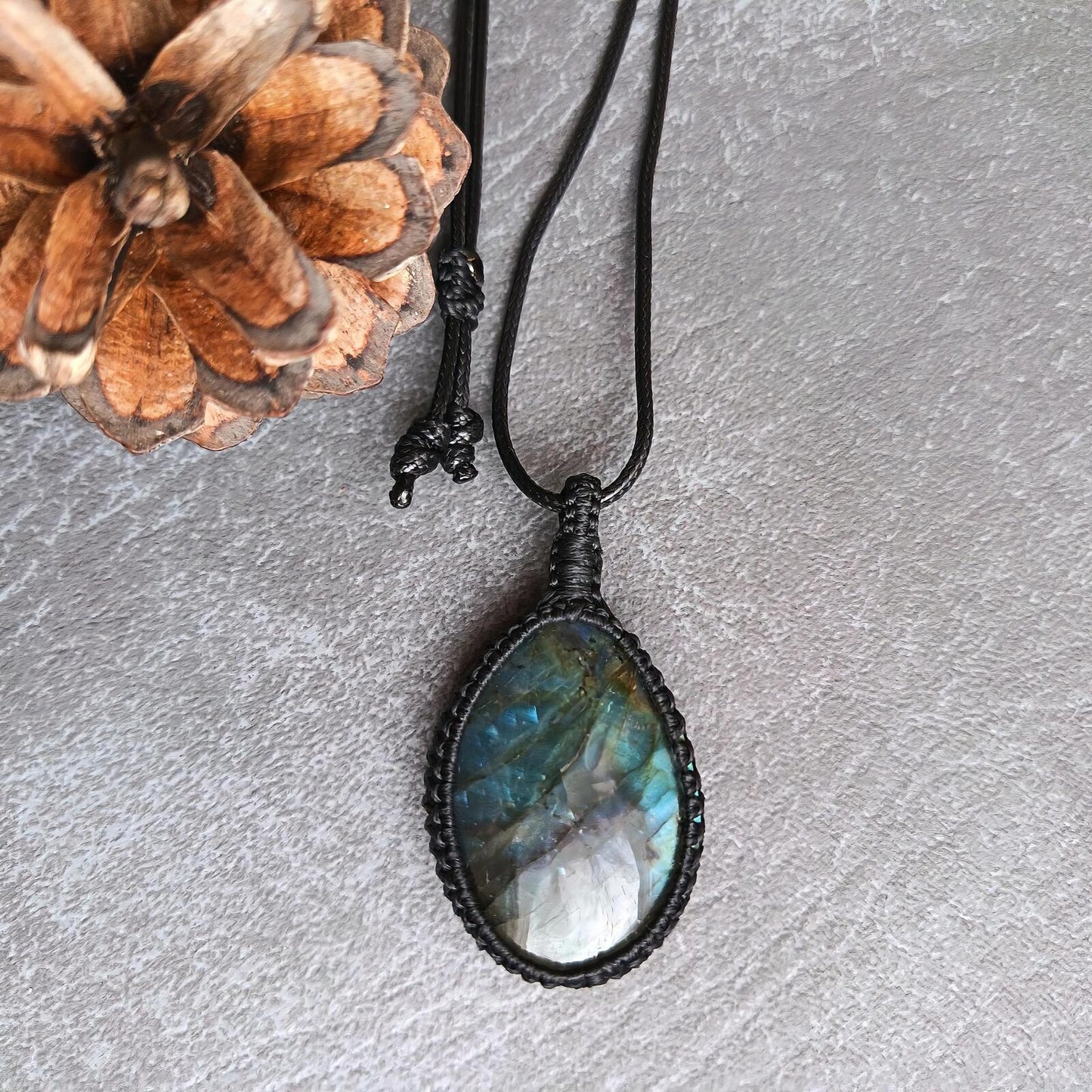Labradorite Macrame Necklace | Pendant size approx 5.3 cm