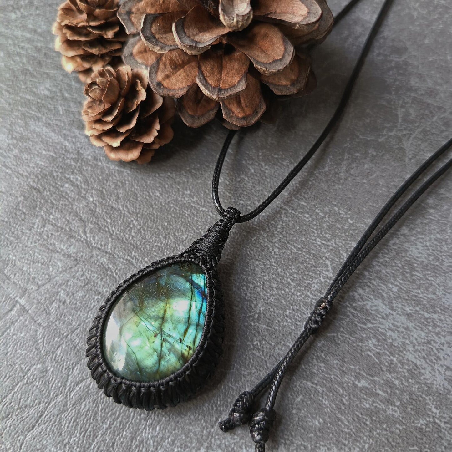 Labradorite Macrame Necklace | Pendant size approx 5.5 cm