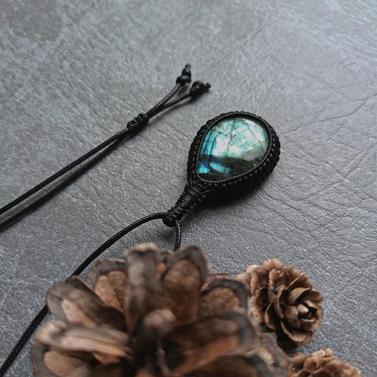 Labradorite Macrame Necklace | Pendant size approx 5.5 cm