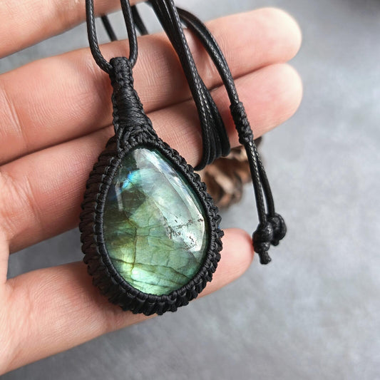 Labradorite Macrame Necklace | Pendant size approx 5.5 cm