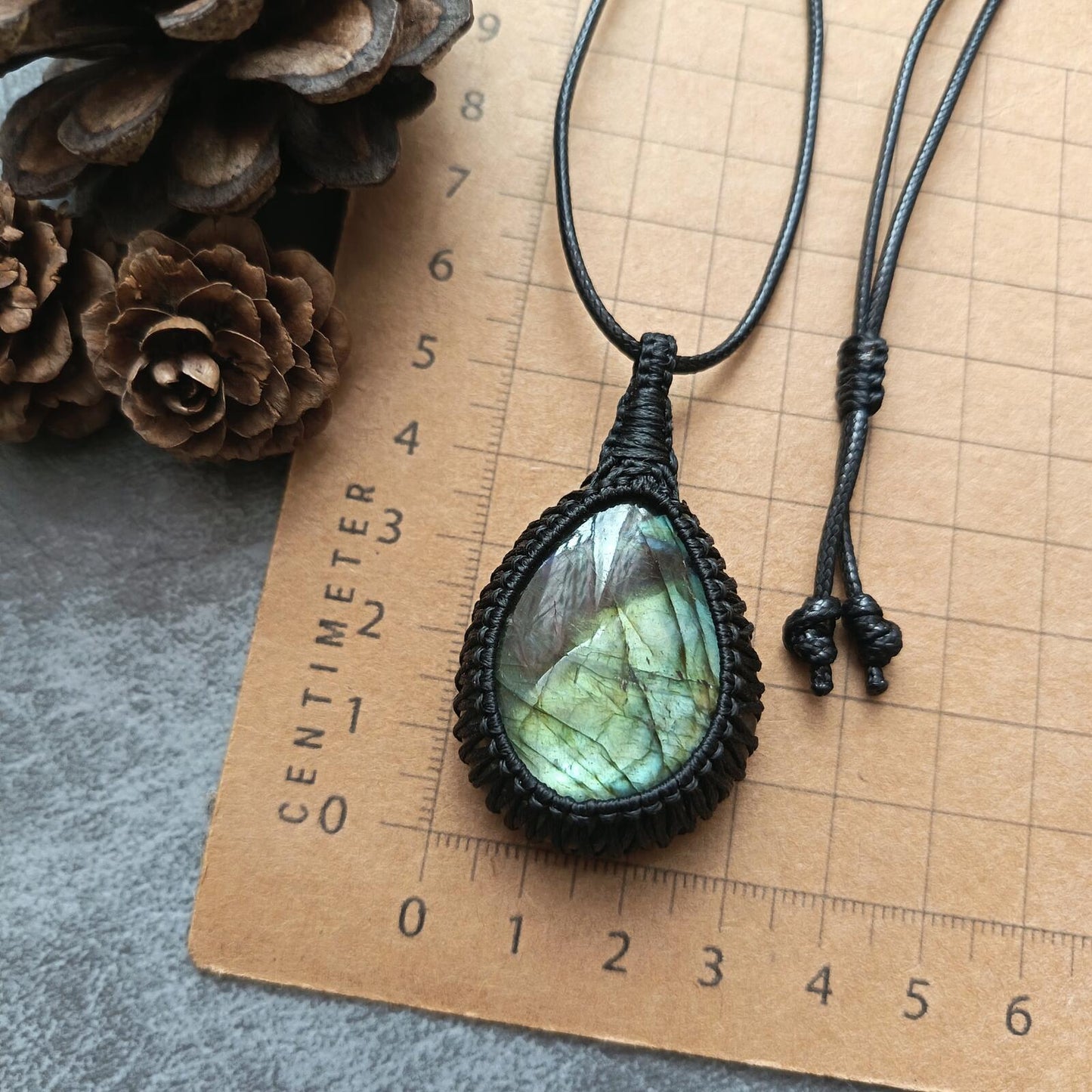Labradorite Macrame Necklace | Pendant size approx 5.5 cm