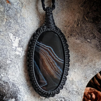 Banded Agate Macrame Necklace | Pendant size approx 5.2 cm